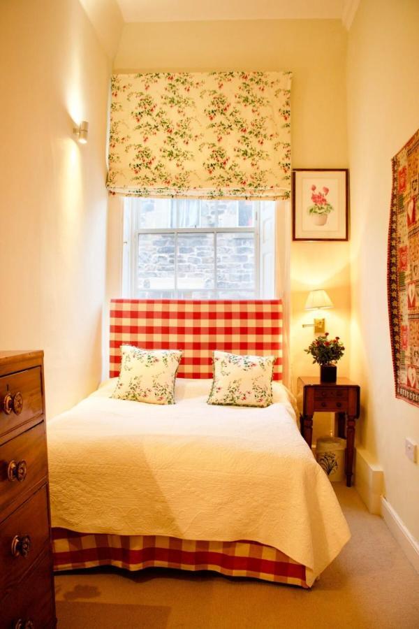 Appartement Period On Castle Street *